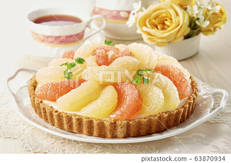 Grapefruit tarts 63870934