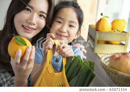 家庭，女人，女兒 63871334