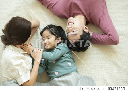 家庭，男人和女人，單身 63871335