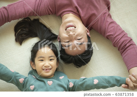 家庭，男人和女人，單身 63871358