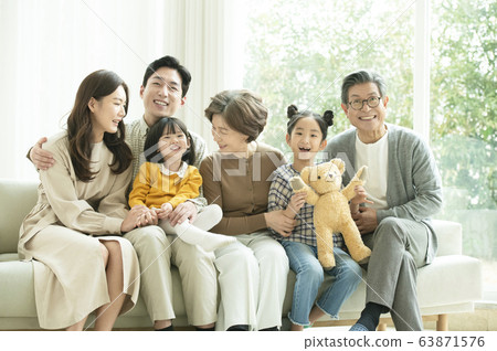 家庭,男人和女人,大家庭 家庭,男人和女人,大家庭 63871576