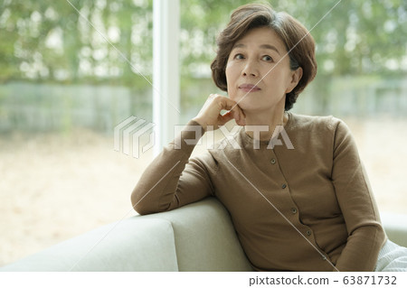 Lifestyle, woman, grandmother Lifestyle, woman, grandmother 63871732