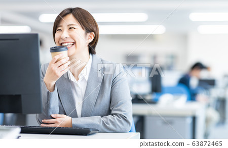 女性商務Deskwork 63872465
