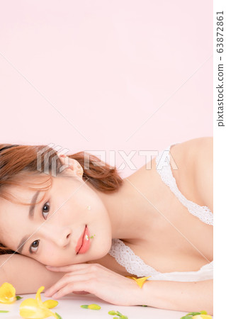 Woman Beauty Cutie 63872861