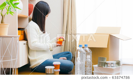 Stockpiling Mom Baby food Disaster measures Copy space 16: 9 63874786