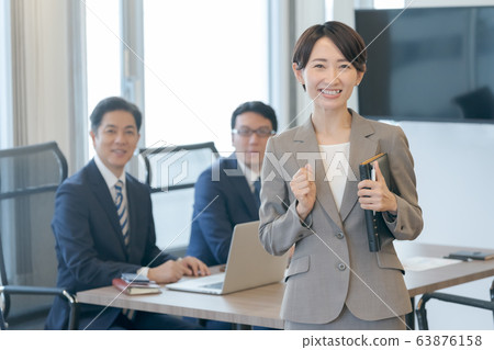 事業女性 商務女性 商界女性 63876158