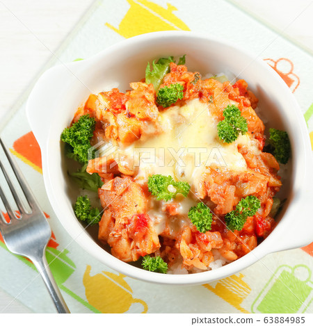 Doria with chicken and tomato sauce Doria with chicken and tomato sauce 63884985