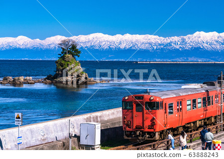 《Toyama Prefecture》Amaharashi Coast and Himi Line/Scenic Local Line 63888243