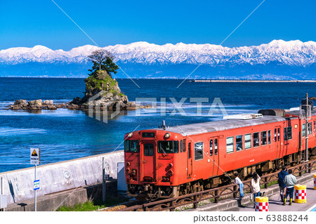 《Toyama Prefecture》Amaharashi Coast and Himi Line/Scenic Local Line 63888244