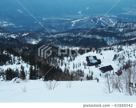 Tsugaike Nature Park and buildings buried in snow 63888542