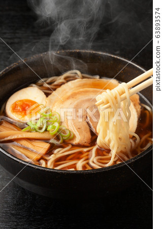 醬油拉麵 醬油拉麵 63893574