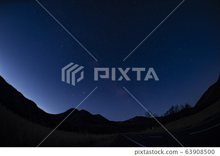 Kuju Mountains and Milky Way 63908500