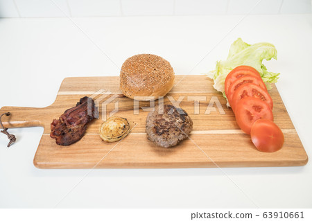 an ingredients burger 63910661