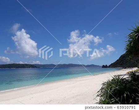 Aka Island Beach Aka Island Beach 63910791