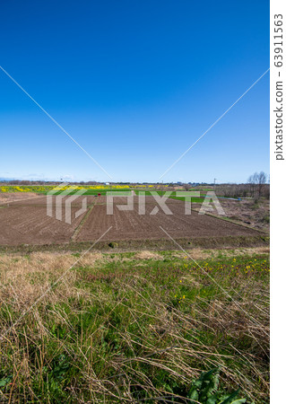 Arakawa bank scenery, the widest river in Japan, in the direction of Konosu City, Yoshimi Town, Saitama Prefecture Arakawa bank scenery, the widest river in Japan, in the direction of Konosu City, Yoshimi Town, Saitama Prefecture 63911563
