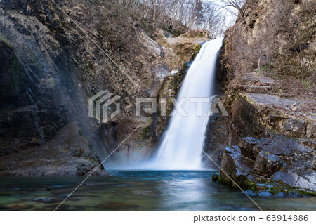 宮城秋穗瀑佈在清晨和早春 宮城秋穗瀑佈在清晨和早春 63914886