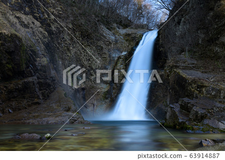 宮城秋穗瀑佈在清晨和早春 宮城秋穗瀑佈在清晨和早春 63914887