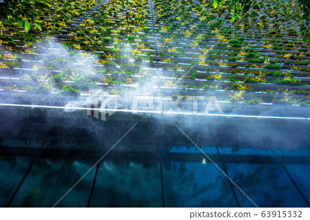 Spray mist to prevent heat Spray mist to prevent heat 63915332