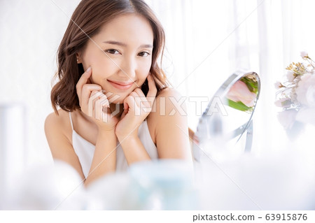 Woman Beauty Adult Makeup Beauty Transparency Beauty Lifestyle Woman Beauty Adult Makeup Beauty Transparency Beauty Lifestyle 63915876