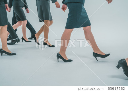 行走 步行 走路 63917262