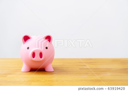 Pig piggy bank piggy bank 63919420