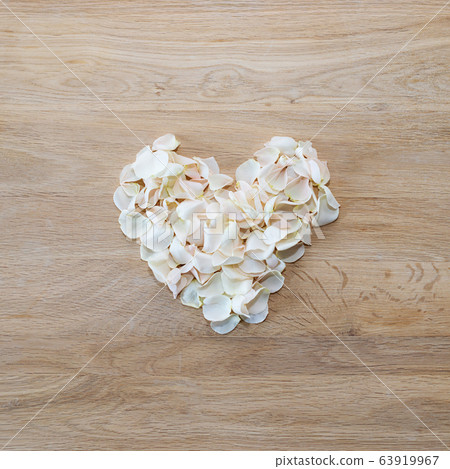 Heart made of white rose petals. Love and romantic 63919967
