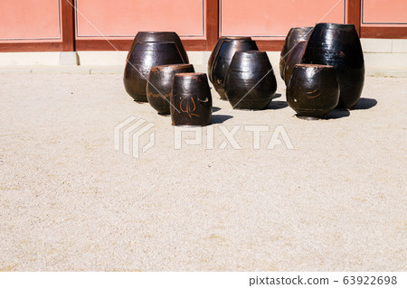 Jangdokdae, Jars and Korean traditional architecture in Korea 63922698
