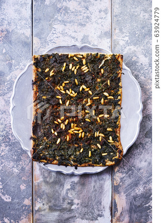 coca de recapte, typical catalan savory cake coca de recapte, typical catalan savory cake 63924779
