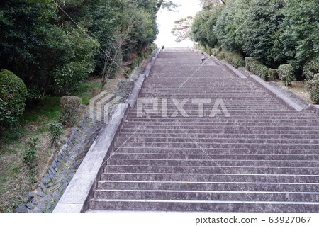 Long stone steps 63927067