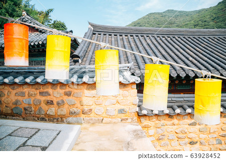 Beomeosa temple, Korean traditional architecture and colorful lanterns in Busan, Korea Beomeosa temple, Korean traditional architecture and colorful lanterns in Busan, Korea 63928452