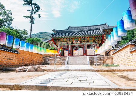Beomeosa temple, Korean traditional architecture and colorful lanterns in Busan, Korea Beomeosa temple, Korean traditional architecture and colorful lanterns in Busan, Korea 63928454