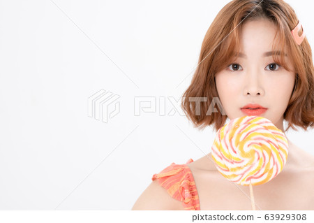 Woman 20s lifestyle Woman 20s lifestyle 63929308