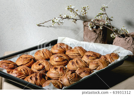 Swedish cinnamon sweet buns 63931312