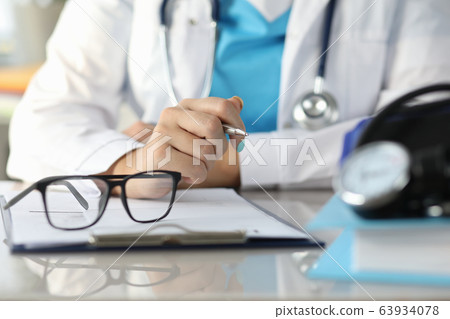 Professional specialist in hospital 63934078