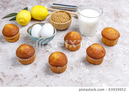 Cupcake baking background with kitchen utensils. 63939952