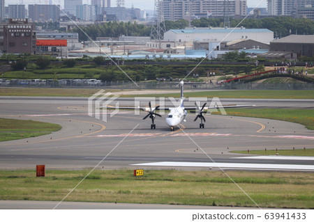 DHC8-Q400 on taxiway 63941433