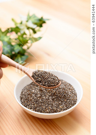 Chia seed 63941444