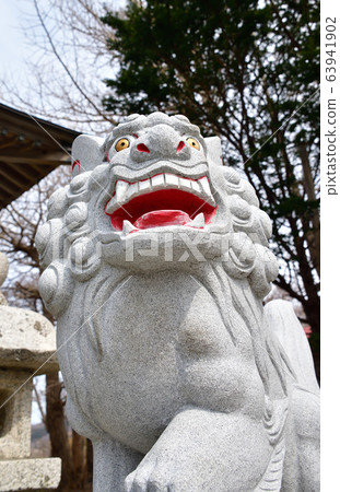 Photograph of a guardian dog at Suwa Shrine in Shiomi, Otobe-cho, Hokkaido Photograph of a guardian dog at Suwa Shrine in Shiomi, Otobe-cho, Hokkaido 63941902