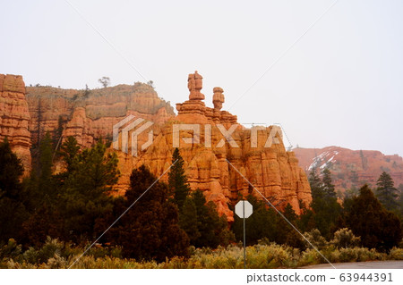 [Utah] Red Canyon 63944391