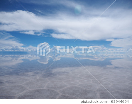 ~ Uyuni salt lake, Bolivia ~ Mirrored (salt crystals) 63944694