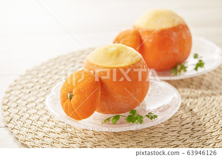 Whole orange sorbet 63946126