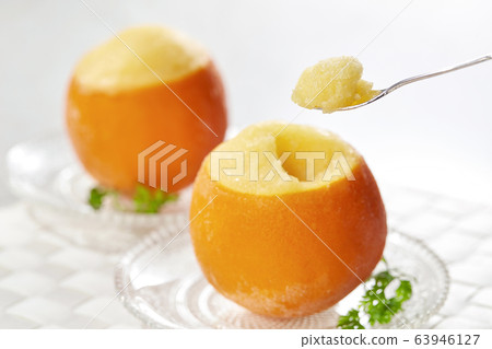 Whole orange sorbet 63946127