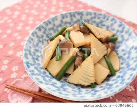 竹筍和青豆炒黃油醬油 竹筍和青豆炒黃油醬油 63946605