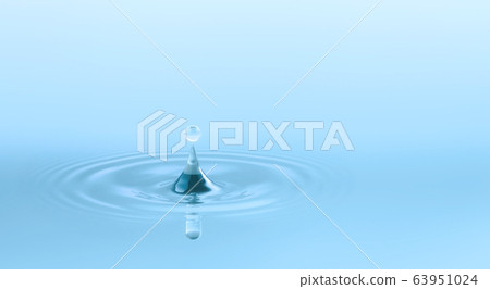 Water drop and circle ripple Water drop and circle ripple 63951024
