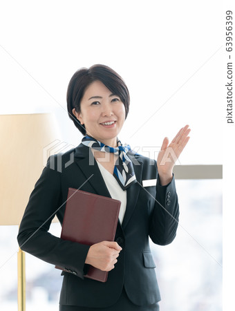 Concierge Information Women Concierge Information Women 63956399