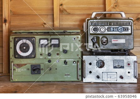 Old radio devices 63958046