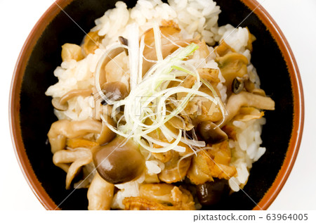 Mixed rice with baby scallops and shimeji 63964005