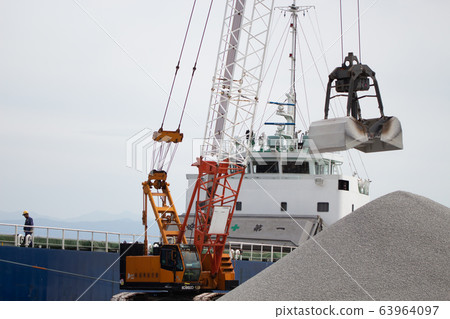 A gut ship that removes gravel. A gut ship that removes gravel. 63964097