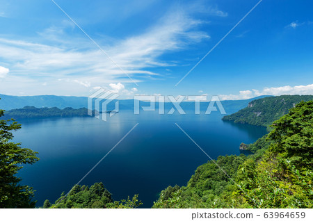 [青森縣十和田湖]十和田湖在夏天：從View Lake看的十和田湖是一個開放的大全景 63964659