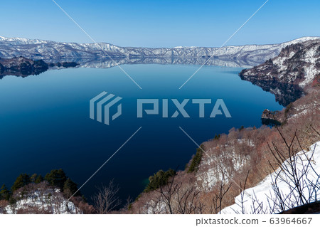 [青森縣十和田湖]十和田湖初春：從View湖看的十和田湖是一個廣闊的全景 63964667